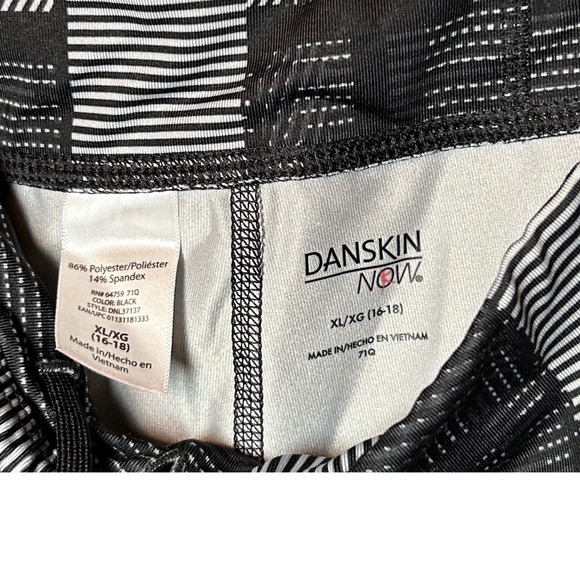 XL Women's Athletic Wear Bundle – Danskin, All in Motion, Soothfeel (5 Pieces) - Picture 6 of 16